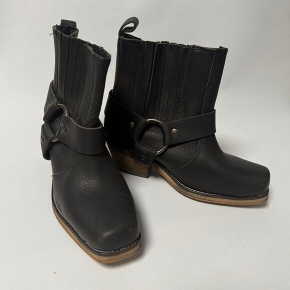 NEW Topshop Black Leather Harness Ankle Boots – Biker Style EU 38 / US 7.5 - Picture 1 of 16